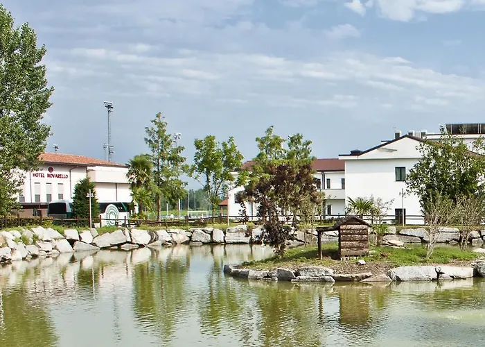 Отель Novarello Granozzo con Monticello